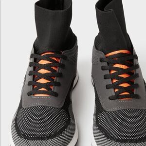 🎉Last Deal 🎉Gray lace up high top sneakers 👟